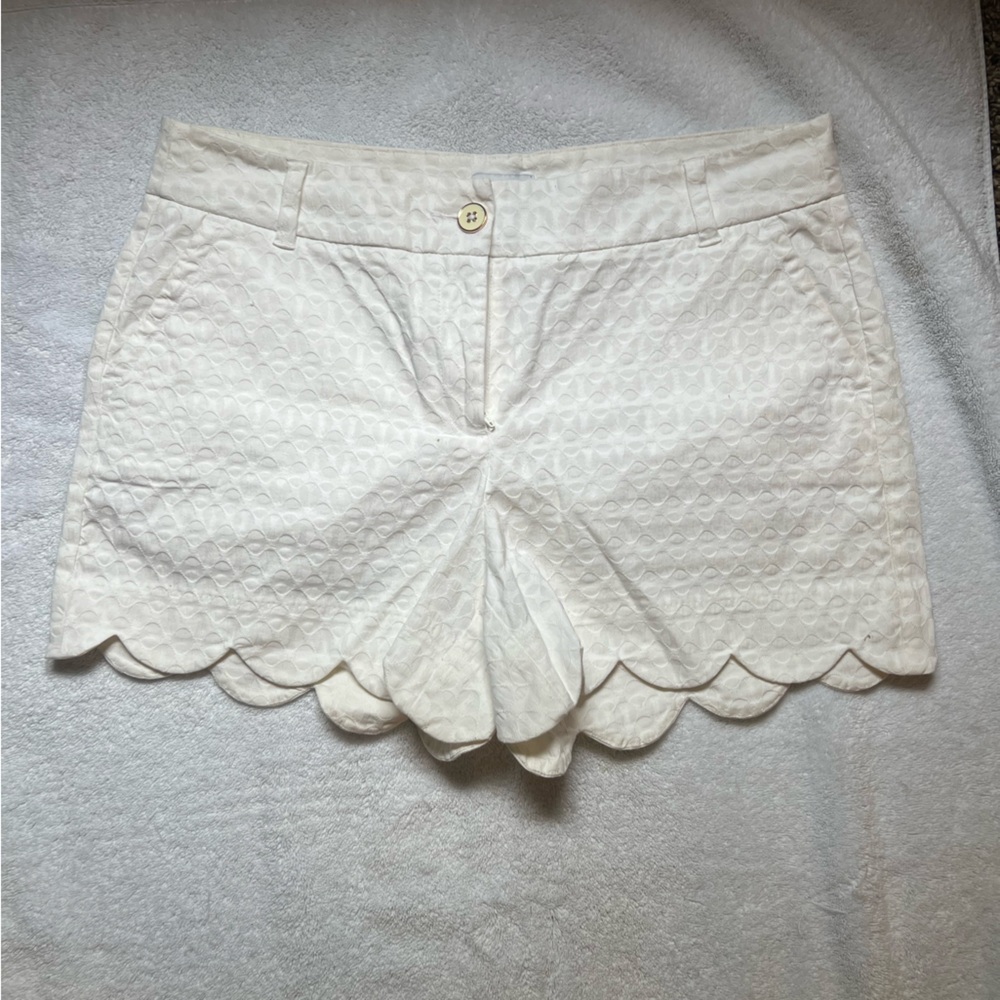 Crown & Ivy Shelby scalloped white womens shorts size 10
